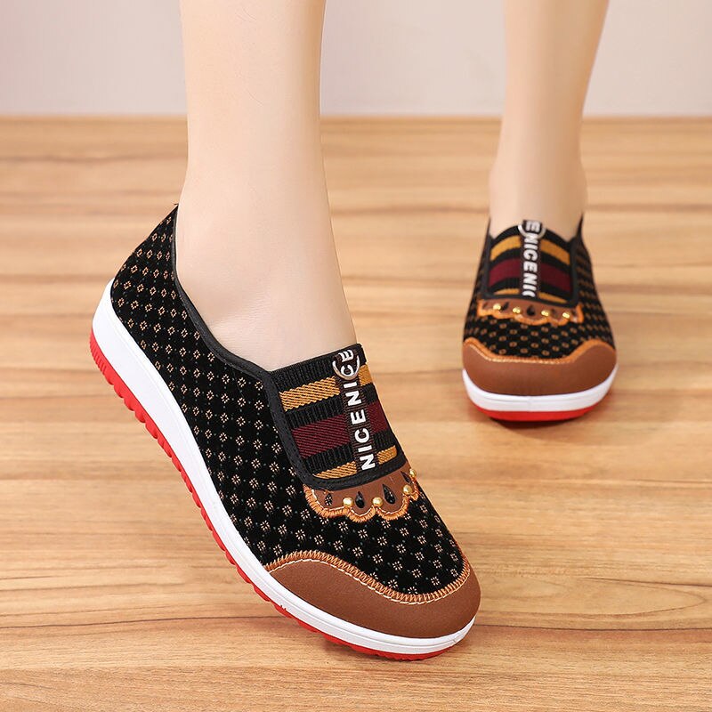 New Style Old Beijing Cloth Shoes Women's Soft Bottom Non-Slip Middle-aged Leisure Cloth  Flat Bottom Mom Shoes Female Shoes