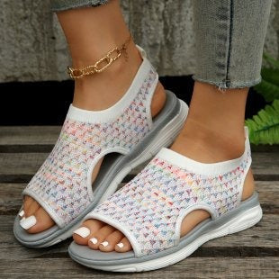 Zapatos de mujer de gran tamaño en Europa y América, sandalias deportivas casuales de suela gruesa con tejido volador transpirable en verano