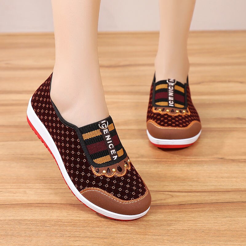 New Style Old Beijing Cloth Shoes Women's Soft Bottom Non-Slip Middle-aged Leisure Cloth  Flat Bottom Mom Shoes Female Shoes