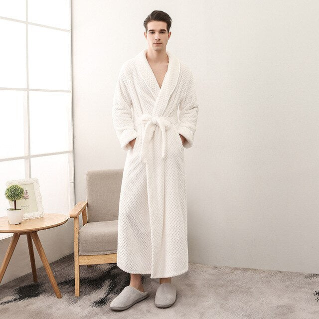 Winter Male Femlae Bathrobe Flannel Thick Robe Long Sleeve Soft Warm Bathrobe Men Women Home Wear Gown Robes Dressing Gown