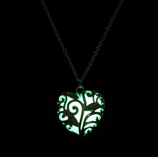 Shellhard Unisex Luminous Necklaces Vintage Glow in the Dark Pendant Locket Love Heart Necklace For Women Jewelry Accessories