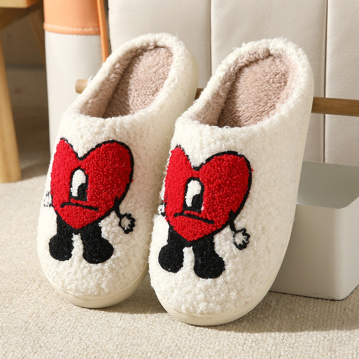 Love Korean version Autumn and Winter Couple Cotton Slippers Lovable Thick soled Cartoon Slippers in Home