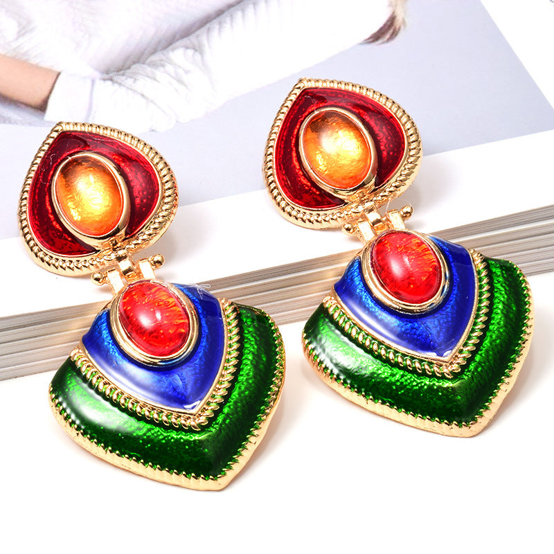 Pendientes de moda con joyas de colores engrasados